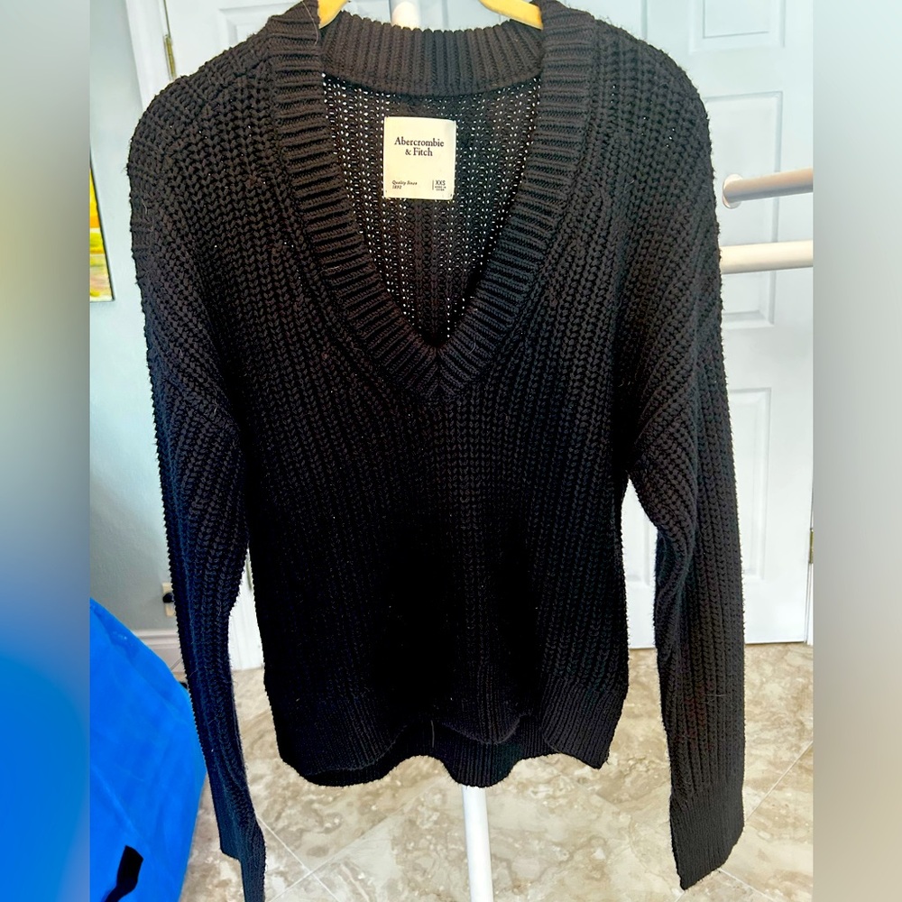 Abercrombie & Fitch V Neck Black Knit Pullover Sweater Size XXS